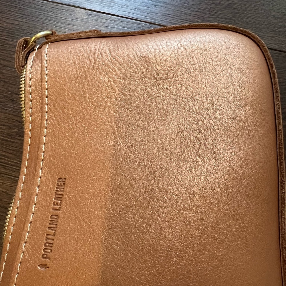Portland Leather - Lucy Shoulder Bag in Hava - Picture 4 of 6